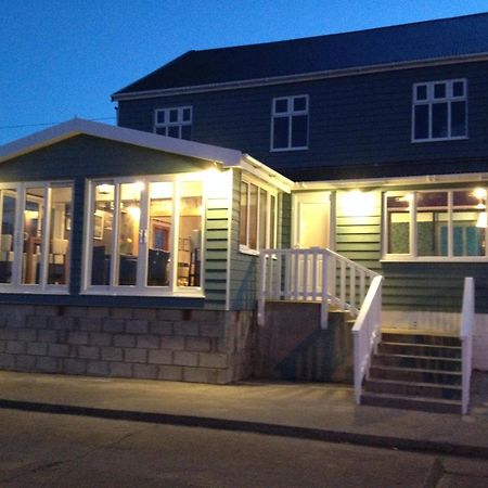 The Waterfront Boutique Hotel Stanley Exterior photo